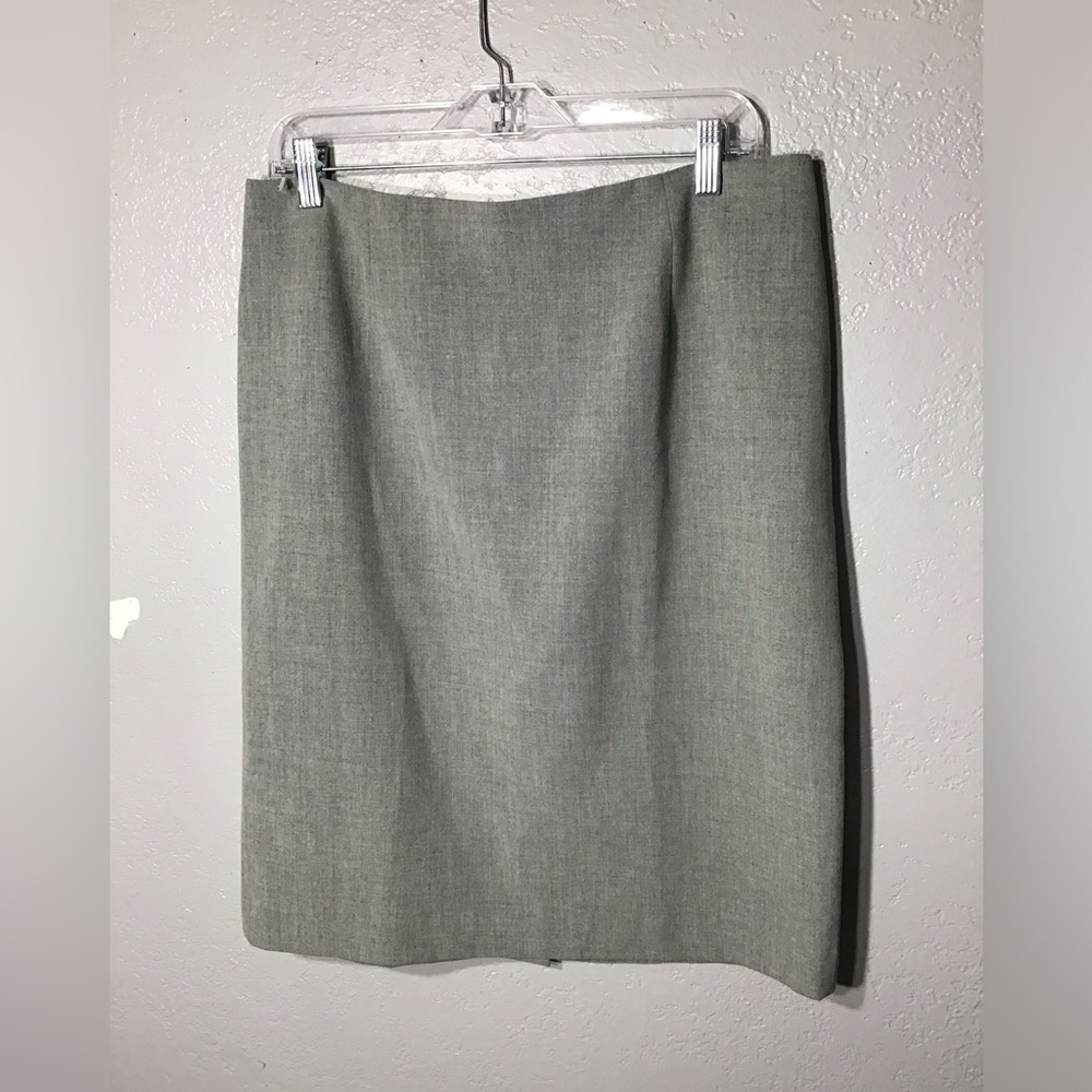 Ann Taylor  Stretch Pull On Women’s Color Gray Knit Pencil Skirt  Size 14